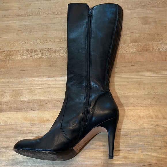 Knee high black boots excellent condition - Picture 6 of 9